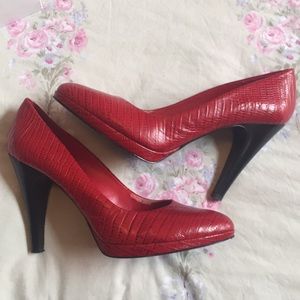 💋SOLD💋Red Nine West Heels